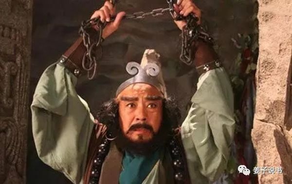 左有八戒扶持,右有悟净捧托,孙行者在后面牵了龙马半云半雾相跟,头直